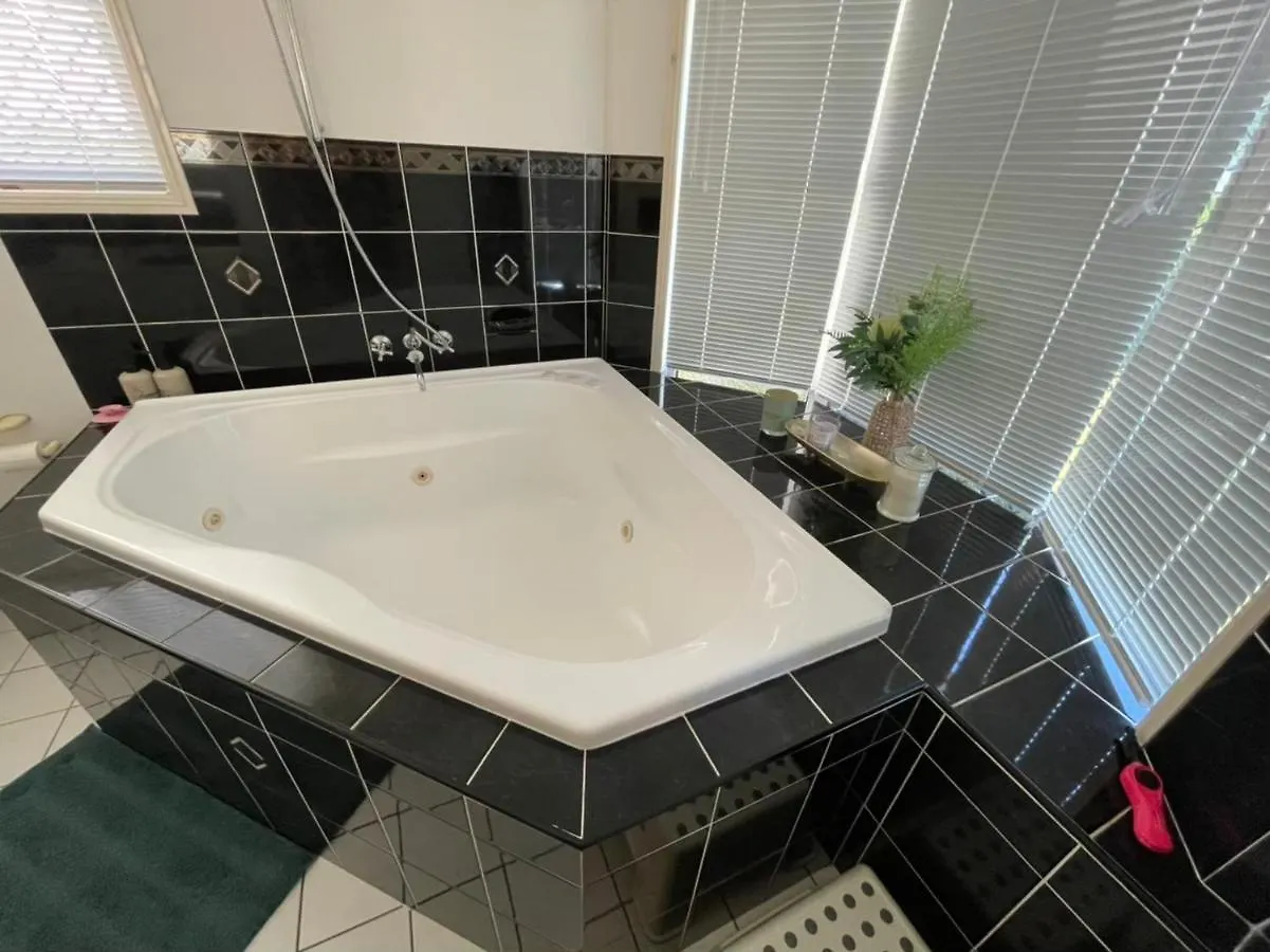 Chill Lux Spa Unit North Lakes Holiday home
